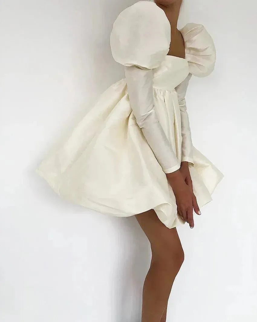 Mini-robe à manches bouffantes -Amaris